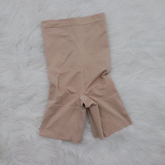 Spanx | High Waisted Mid Thigh Seamless Shorts Small - Picture 5 of 5